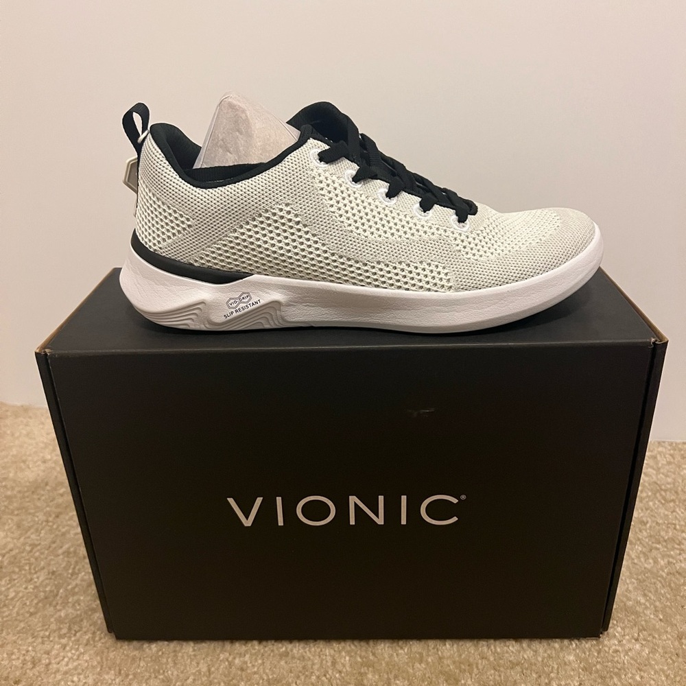 Vionic Men's Black and White Mesh Sneakers
